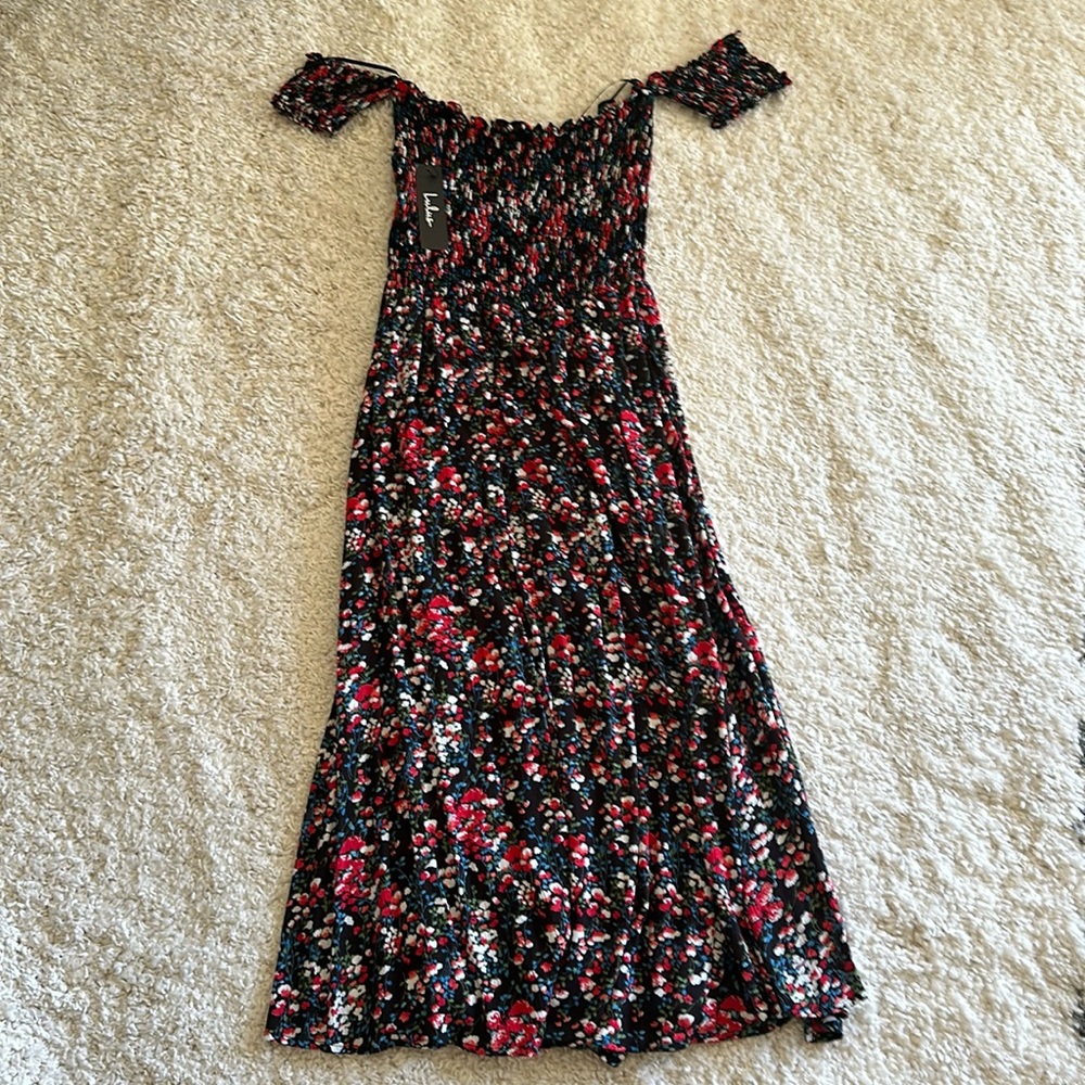 Lulus floral stretchy off the shoulder dress with two slits in the middle